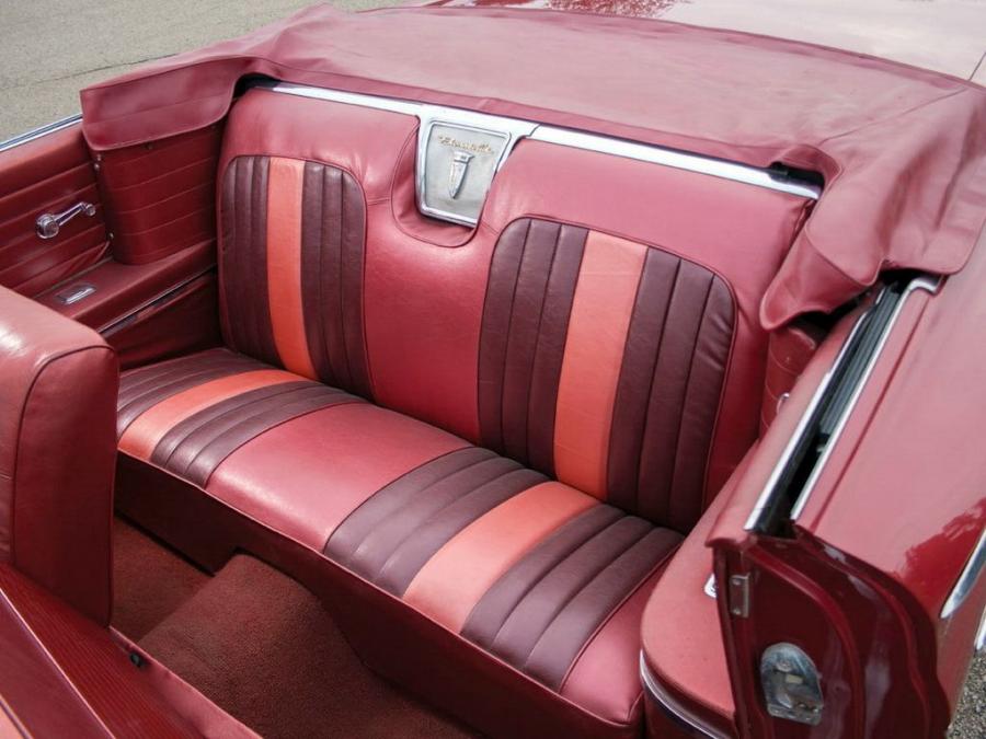  Pontiac Bonneville Convertible 1960 года  (фото 21 из 25)